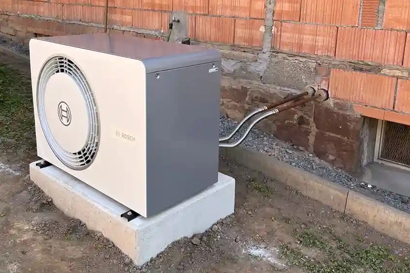 Stabiles Betonfundament für Wärmepumpe von Glanzmeister – maßgeschneiderte Tragfähigkeit und präzise Ausführung.